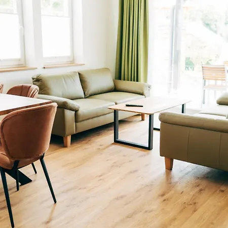 Hof Koehne - Haus Landvergnuegen Links *