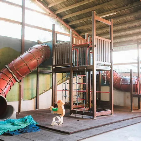 Hof Koehne - Haus Landvergnuegen Links