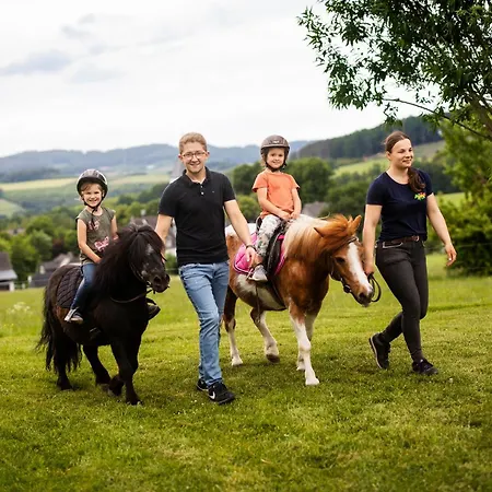 Hof Koehne - Haus Landvergnuegen Links
